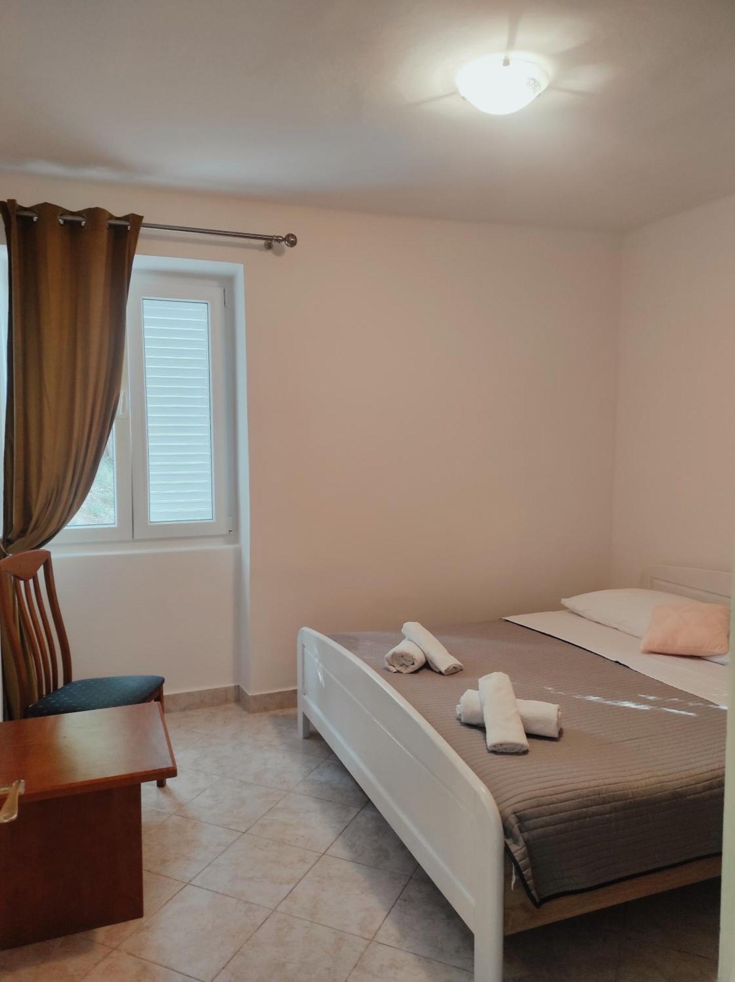Apartman Daniel With Free Parking Mundanije Екстериор снимка