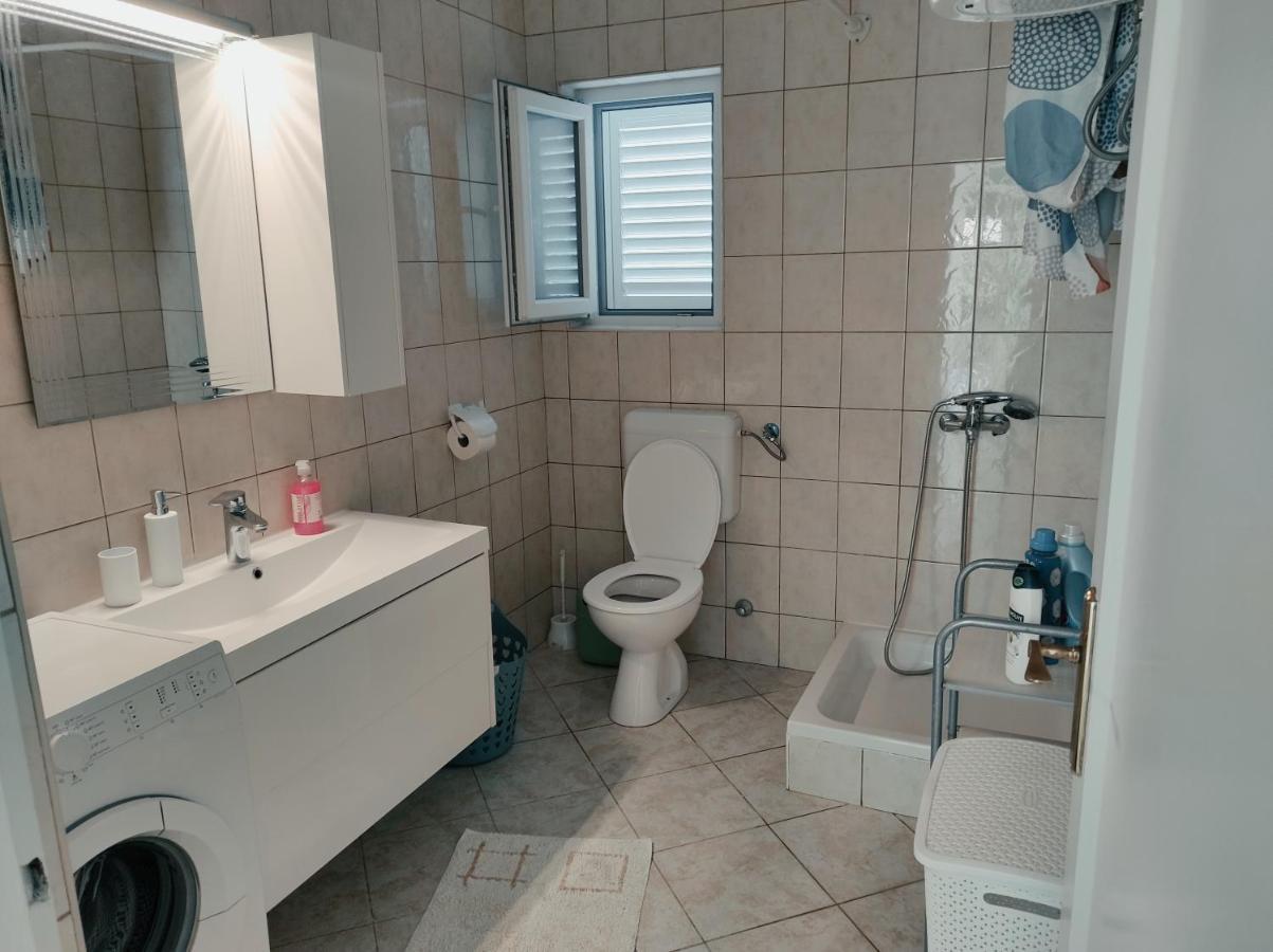 Apartman Daniel With Free Parking Mundanije Екстериор снимка
