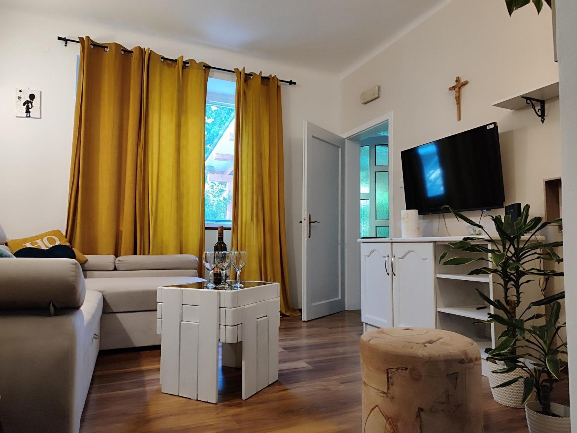 Apartman Daniel With Free Parking Mundanije Екстериор снимка