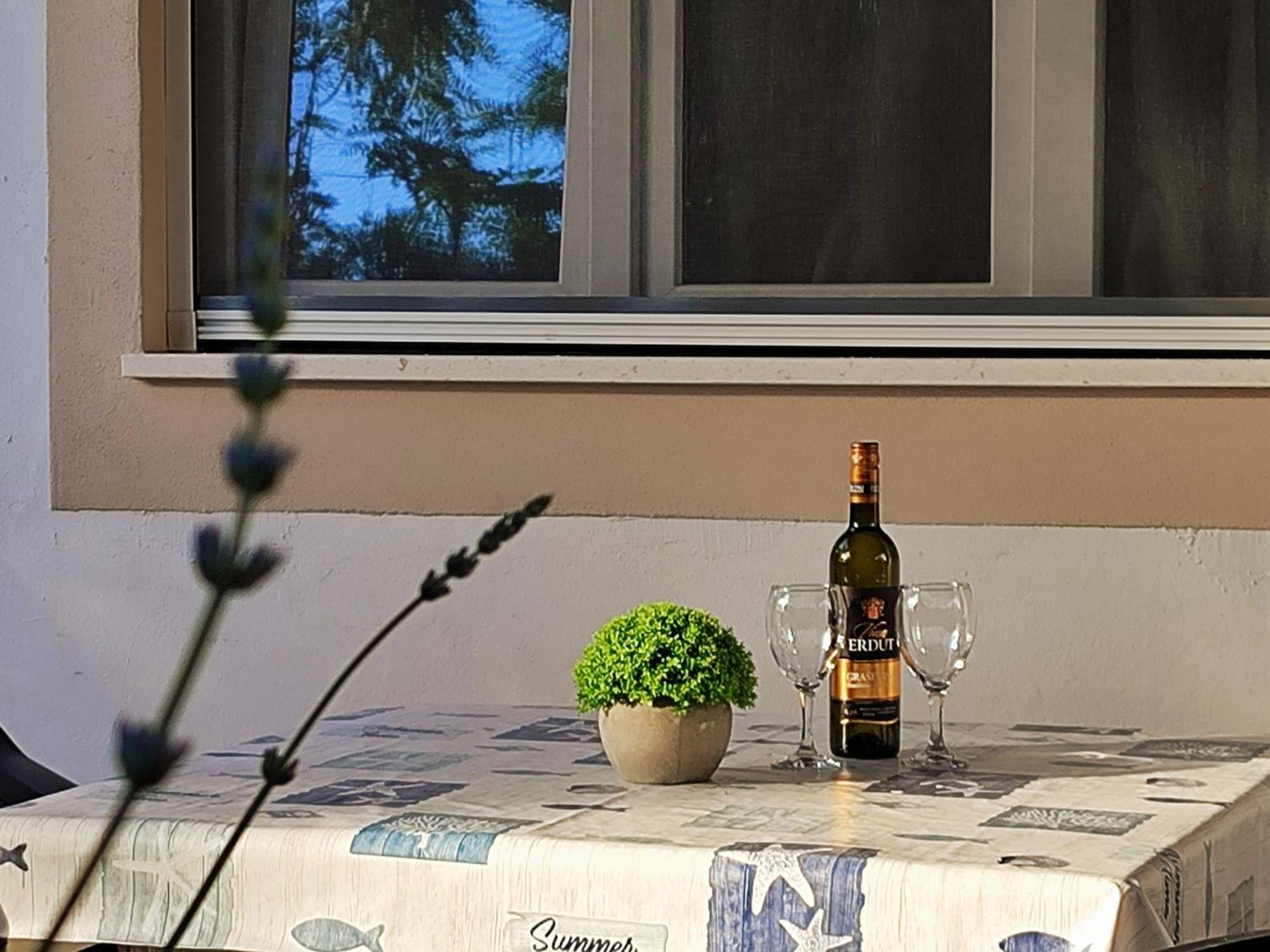 Apartman Daniel With Free Parking Mundanije Екстериор снимка