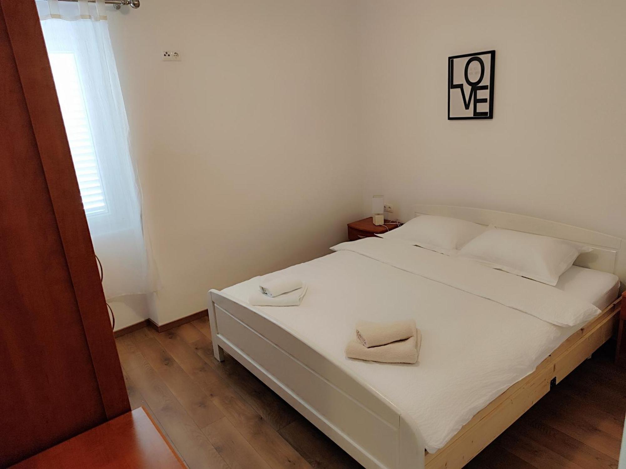 Apartman Daniel With Free Parking Mundanije Екстериор снимка