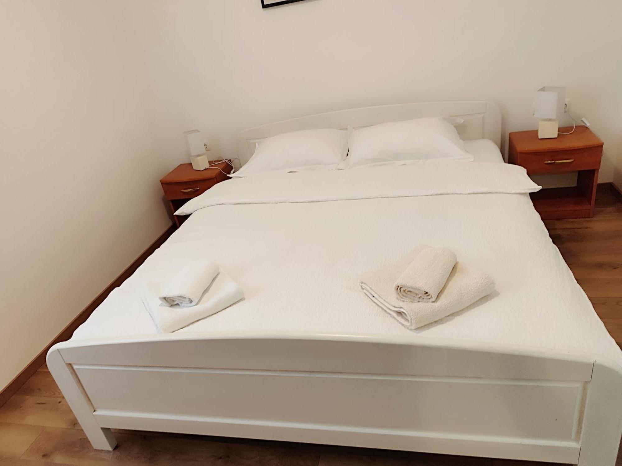 Apartman Daniel With Free Parking Mundanije Екстериор снимка
