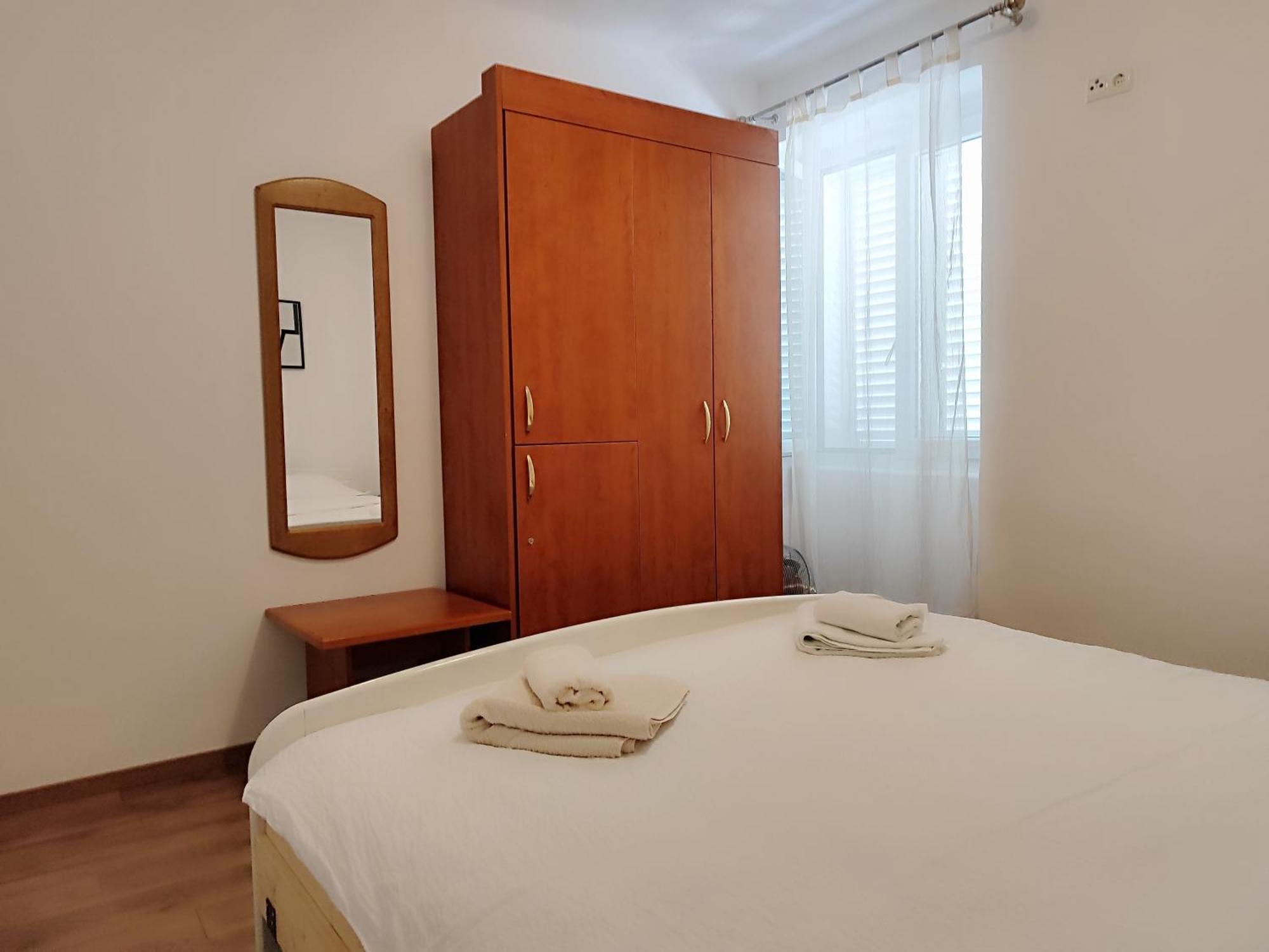 Apartman Daniel With Free Parking Mundanije Екстериор снимка