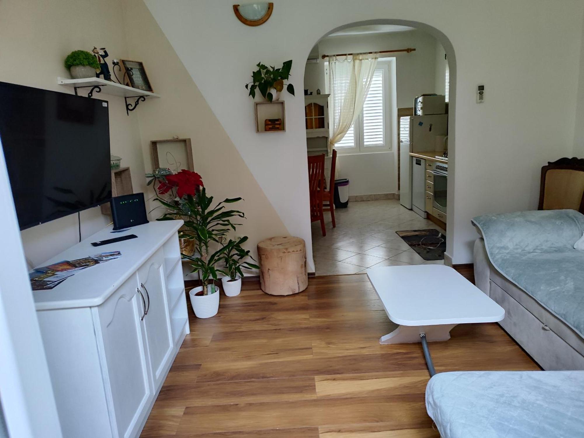 Apartman Daniel With Free Parking Mundanije Екстериор снимка