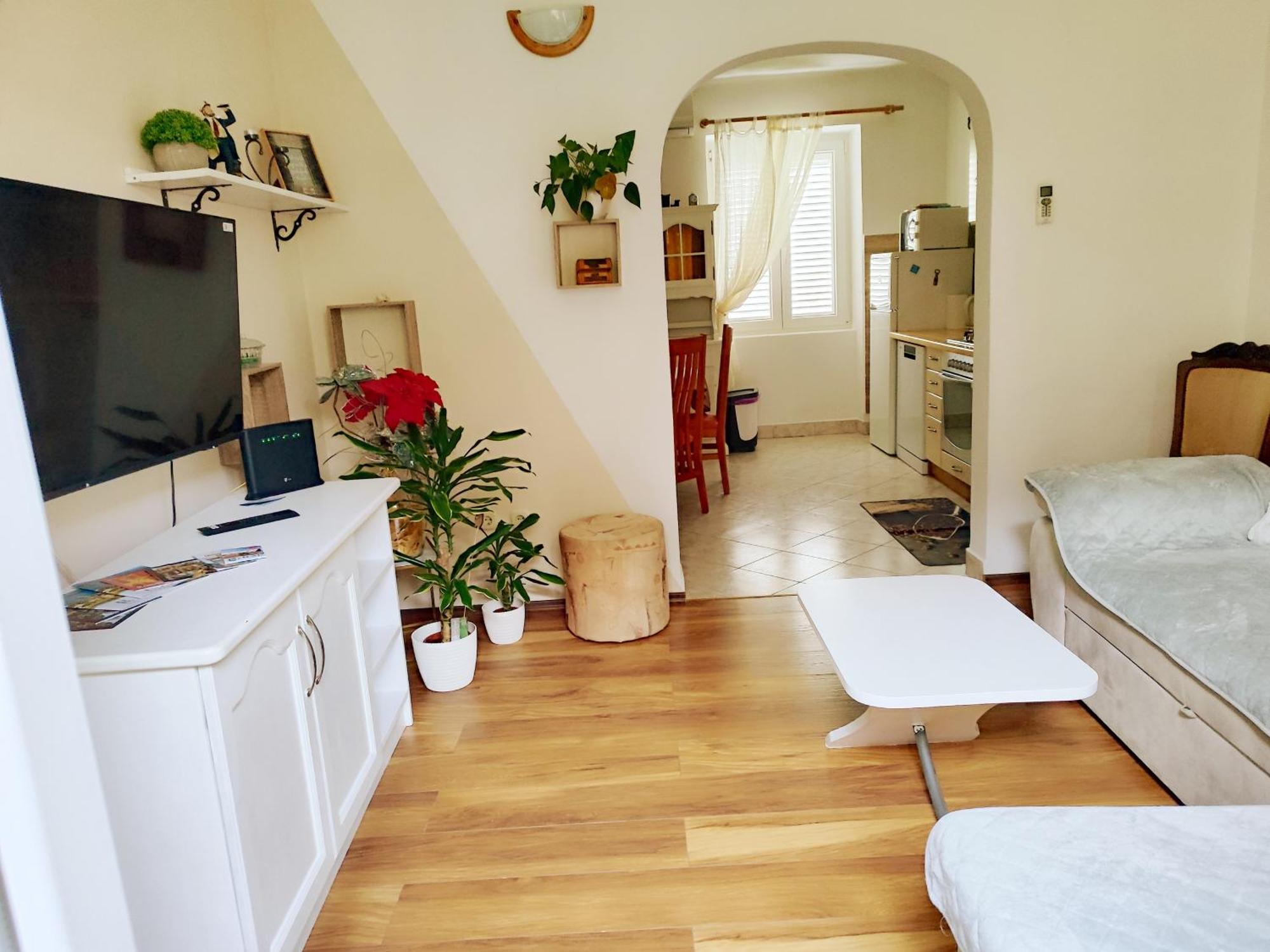 Apartman Daniel With Free Parking Mundanije Екстериор снимка
